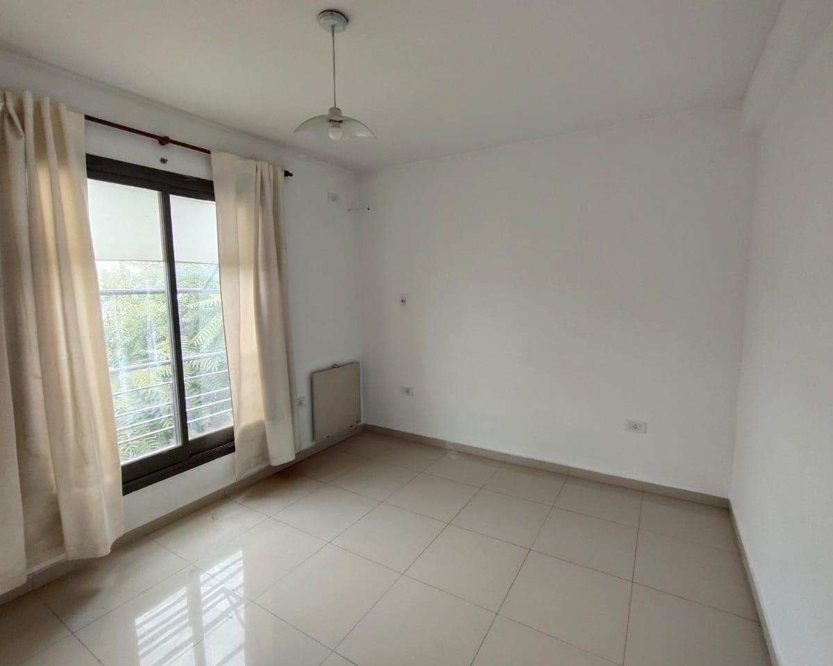 Vende Departamento Sobre Calle Montecaseros en Godoy Cruz 2