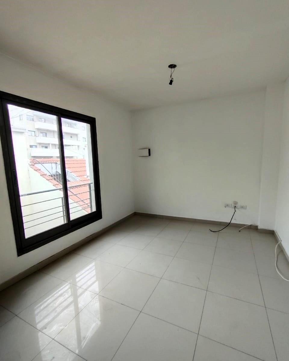 Vende Departamento Sobre Calle Montecaseros en Godoy Cruz 1