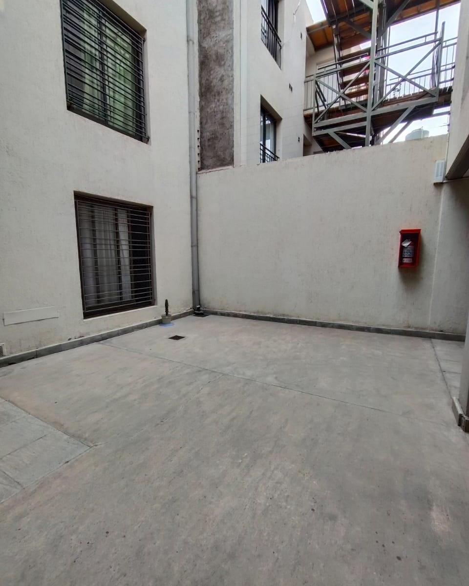 Vende Departamento Sobre Calle Montecaseros en Godoy Cruz 5