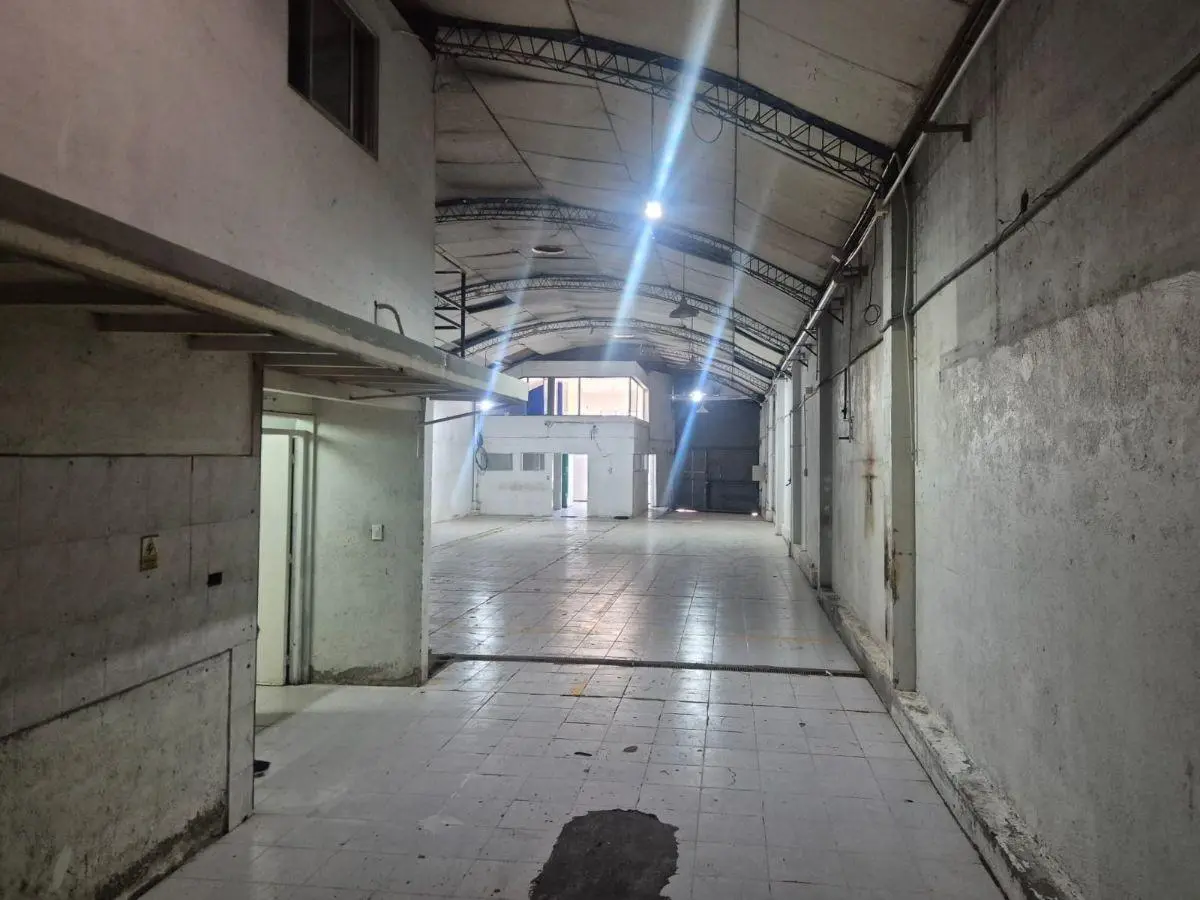 VENDE GALPON CON OFICINAS - EN CALLE LEANDRO N. ALEM - GODOY CRUZ- MENDOZA. 4