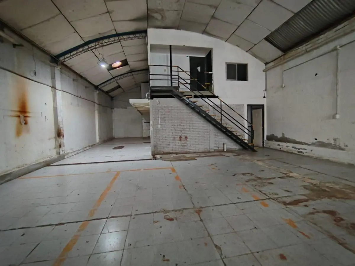 VENDE GALPON CON OFICINAS - EN CALLE LEANDRO N. ALEM - GODOY CRUZ- MENDOZA. 3