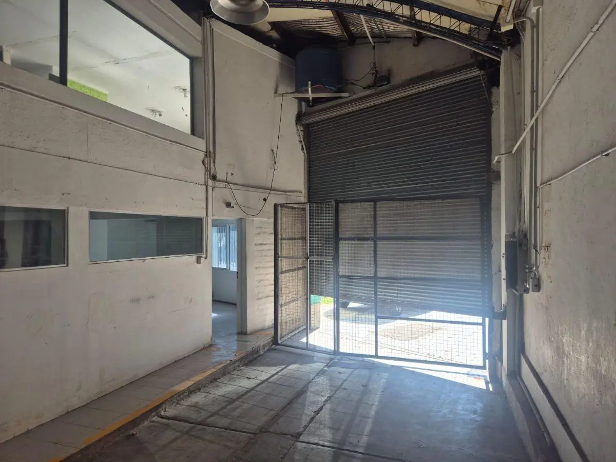VENDE GALPON CON OFICINAS - EN CALLE LEANDRO N. ALEM - GODOY CRUZ- MENDOZA. 5