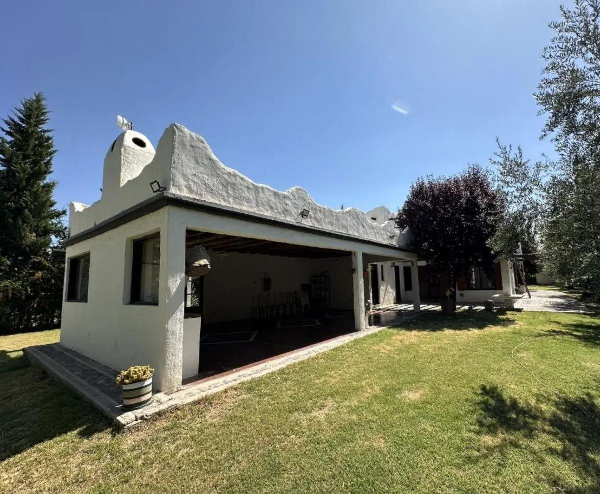 VENDE HERMOSA CASA -Perdriel, Luján de Cuyo, Mendoza. 2