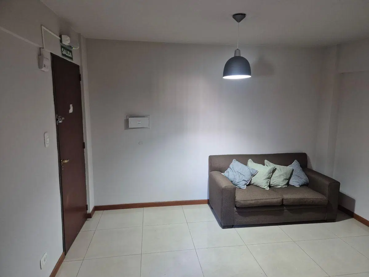 ALQUILA DOS OFICINAS EN PRIMER PISO PLENO CENTRO DE LA CUIDAD DE MENDOZA. 3
