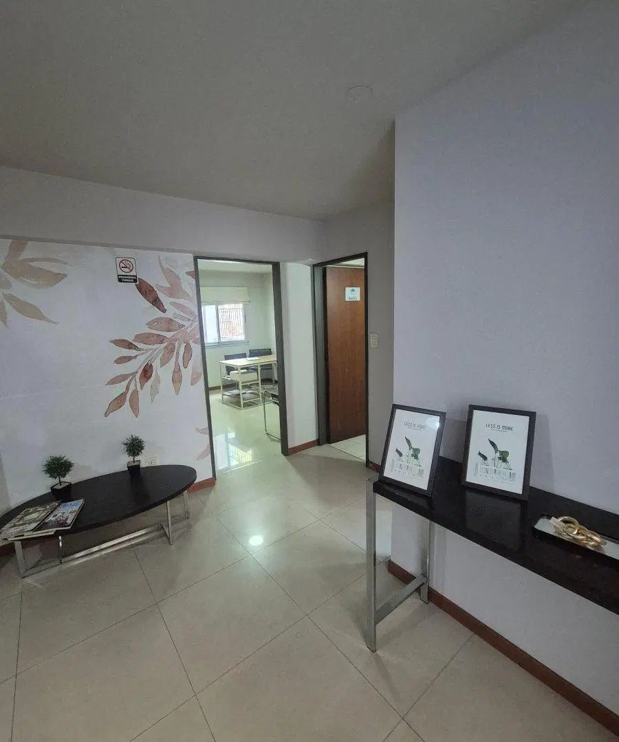 ALQUILA DOS OFICINAS EN PRIMER PISO PLENO CENTRO DE LA CUIDAD DE MENDOZA. 4