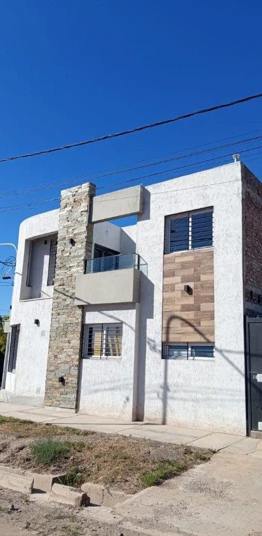ALQUILA LOCAL COMERCIAL ESQUINA A ESTRENAR Ubicado en la Zona Alto Maipú B Plan 23- Agua y Energía. 3