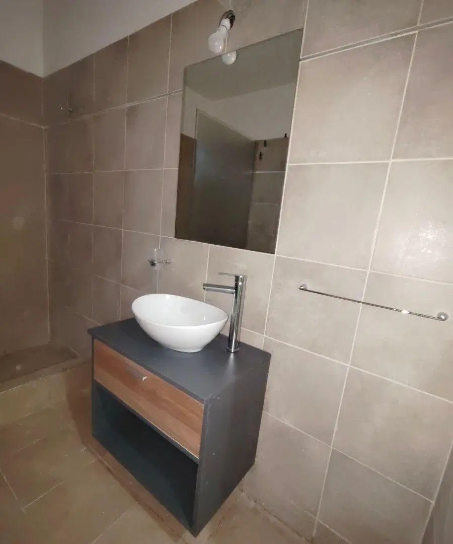 VENDE CASA ESQUINA RECICLADA -6ta. SECCIÓN- CIUDAD- MENDOZA 1
