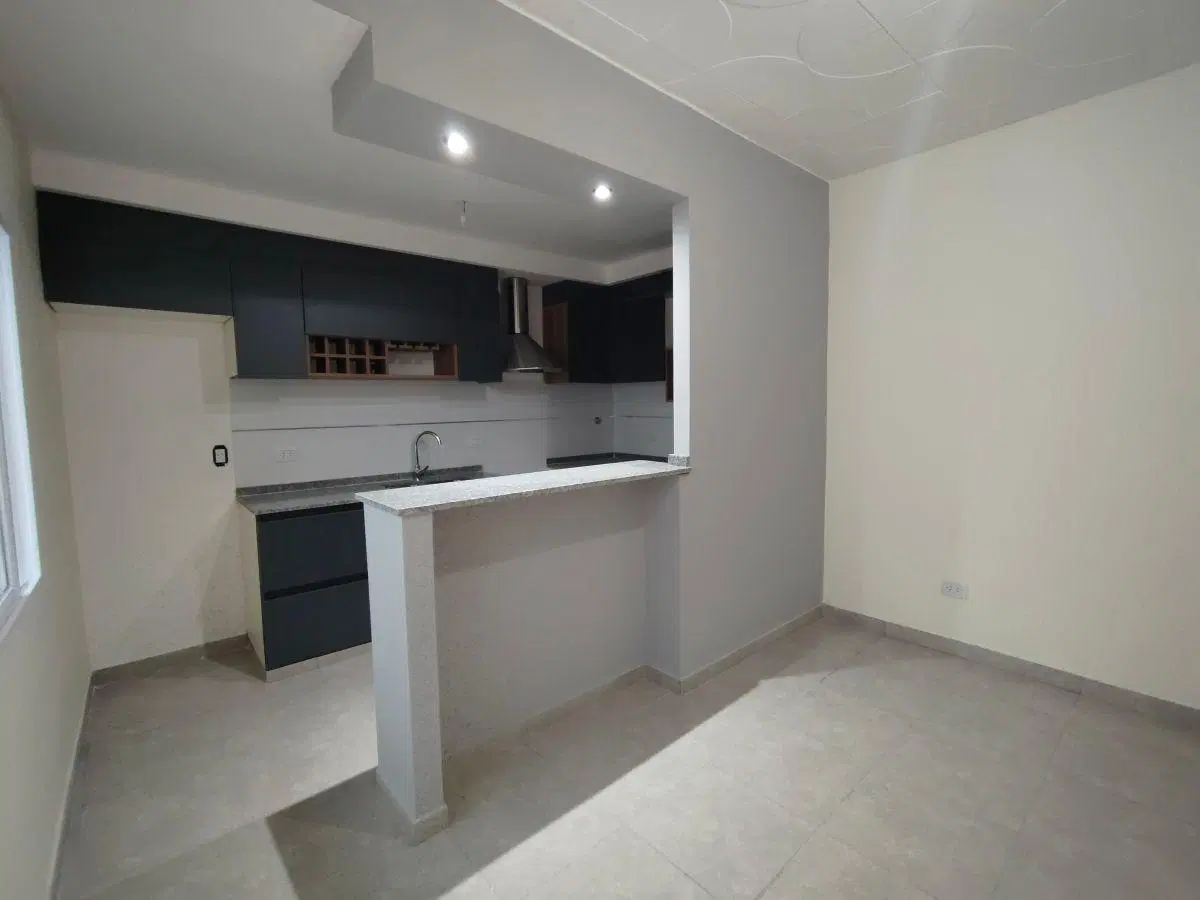 VENDE CASA ESQUINA RECICLADA -6ta. SECCIÓN- CIUDAD- MENDOZA 2