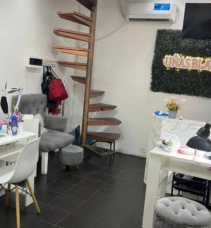Venta Local con entrepiso en Galería Río de Janeiro, Av. Cabildo 2300. Gran Visibilidad 6