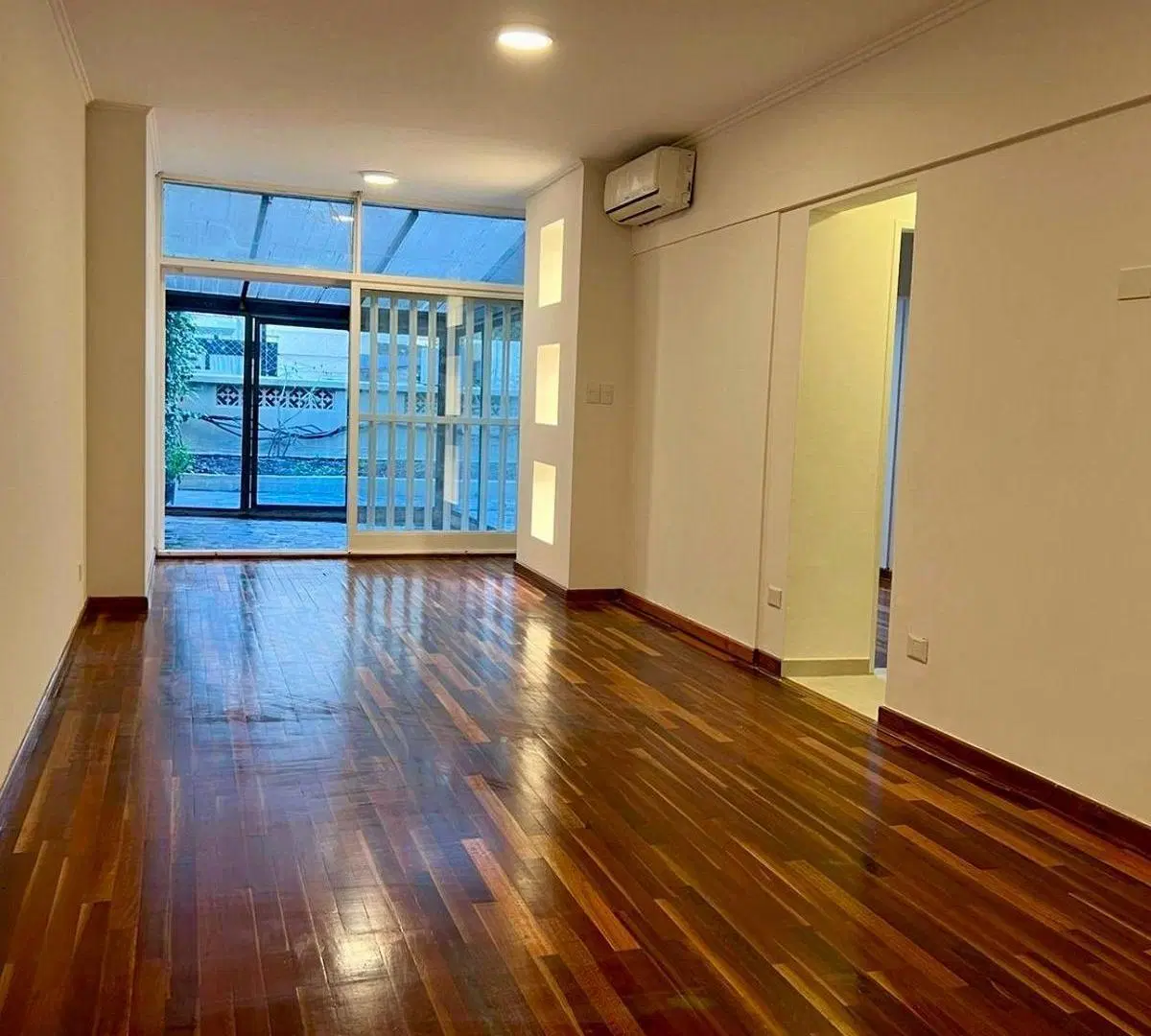 Venta Departamento Las Cañitas 3 ambientes gran patio 4