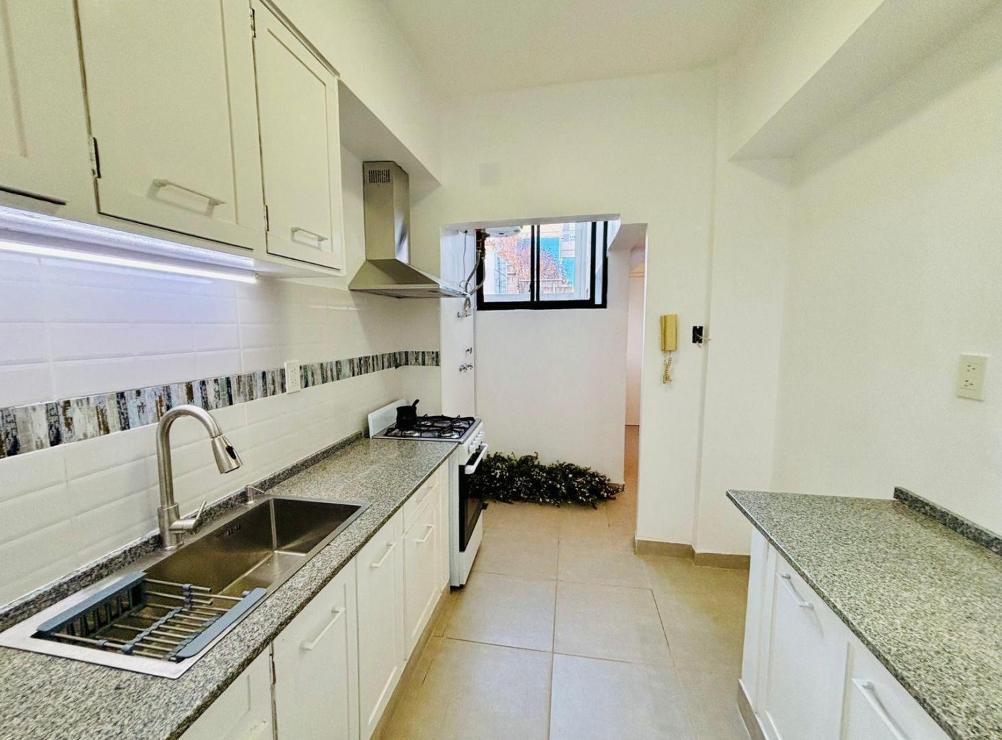 Foto de Venta depto 3 Amb reciclado con balcón En Belgrano - Excelente ubicación, imagen 2