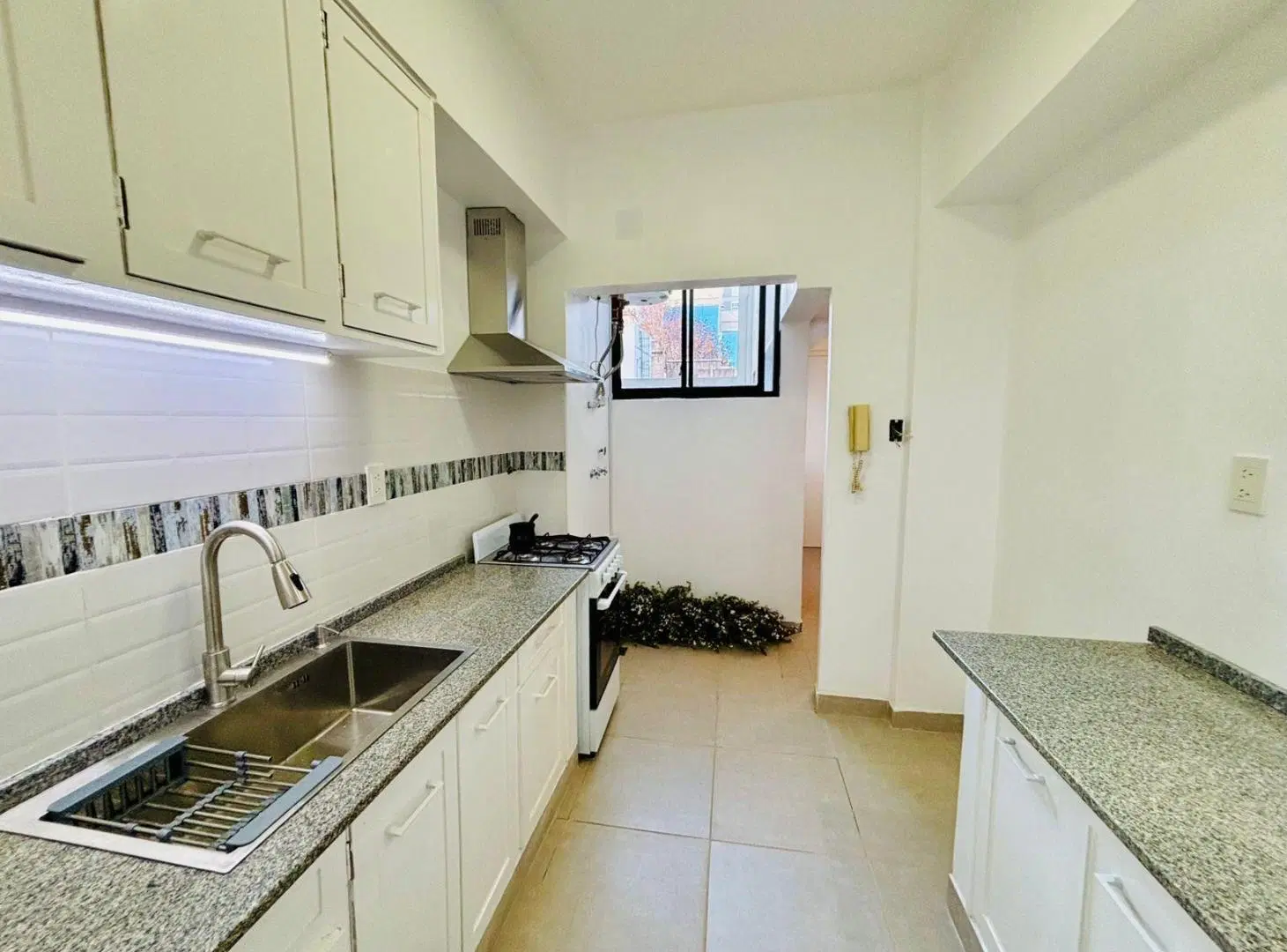 Venta depto 3 Amb reciclado con balcón En Belgrano - Excelente ubicación 2