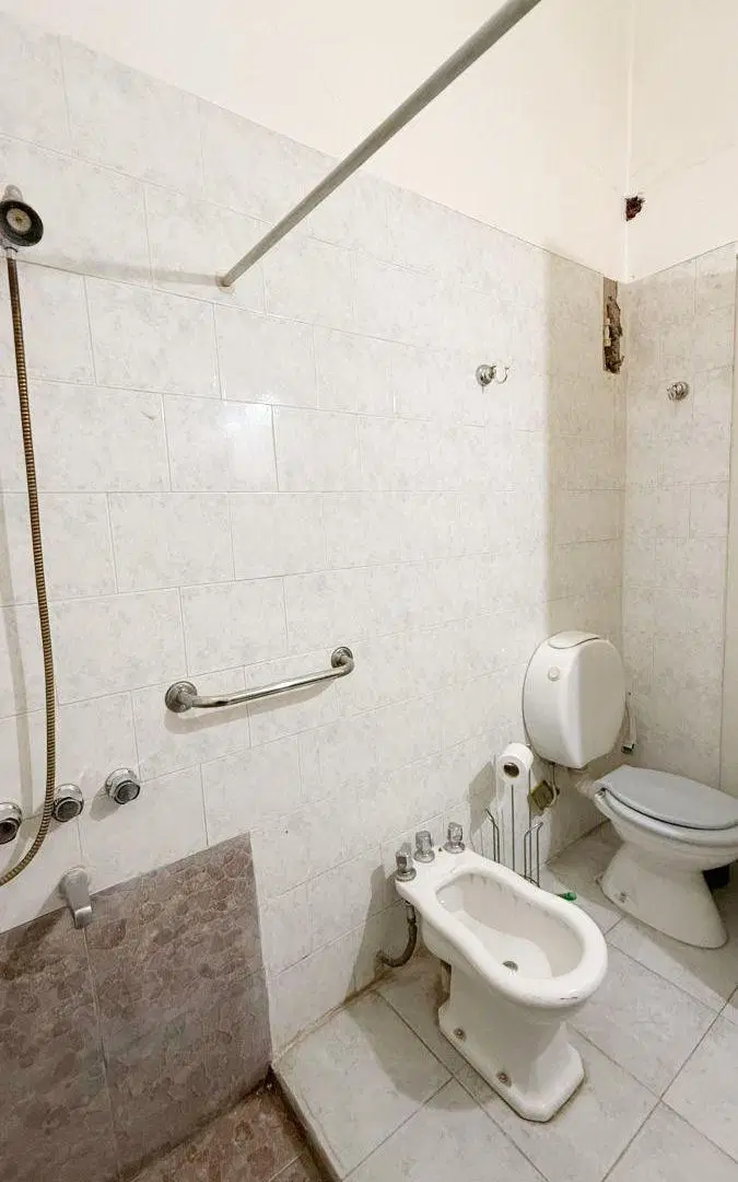 EXCELENTE OPORTUNIDAD! CASA + LOCAL COMERCIAL en AV. ALEM 5