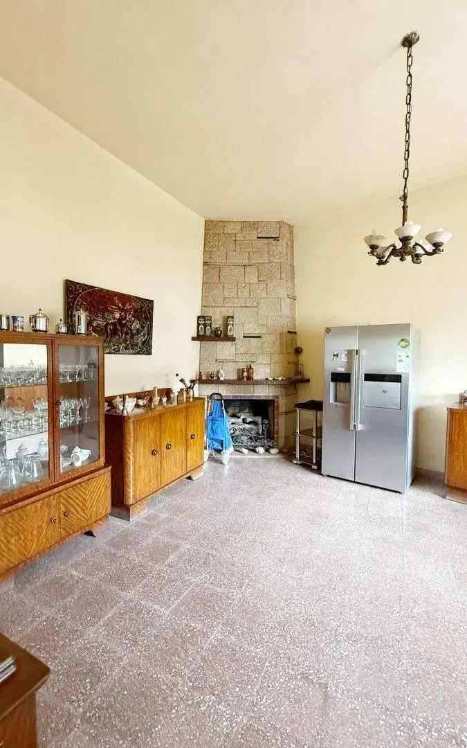 EXCELENTE OPORTUNIDAD! CASA + LOCAL COMERCIAL en AV. ALEM 4