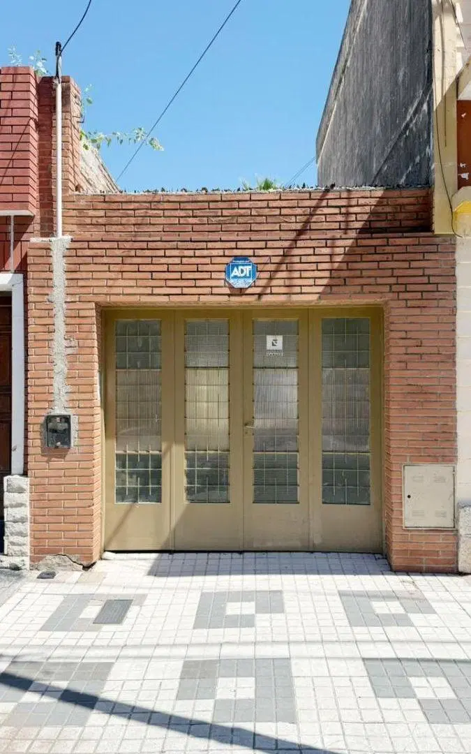 EXCELENTE OPORTUNIDAD! Casa de 2 Dorm. en Gral. Bustos! 2