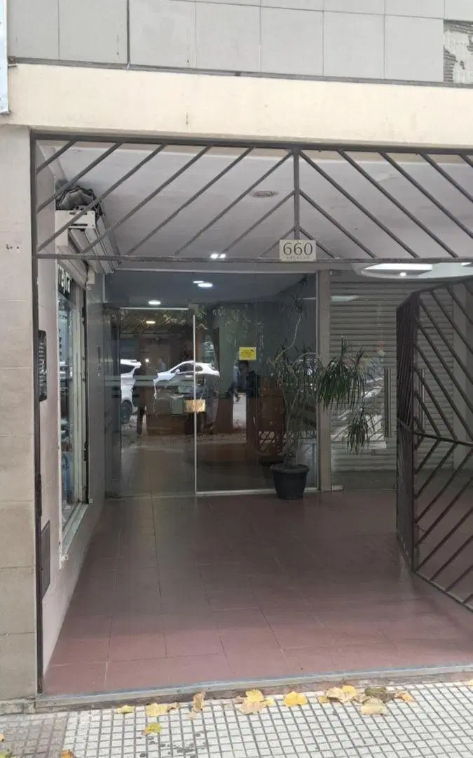 OFICINA EN VENTA - URUGUAY 660 - TRIBUNALES 3