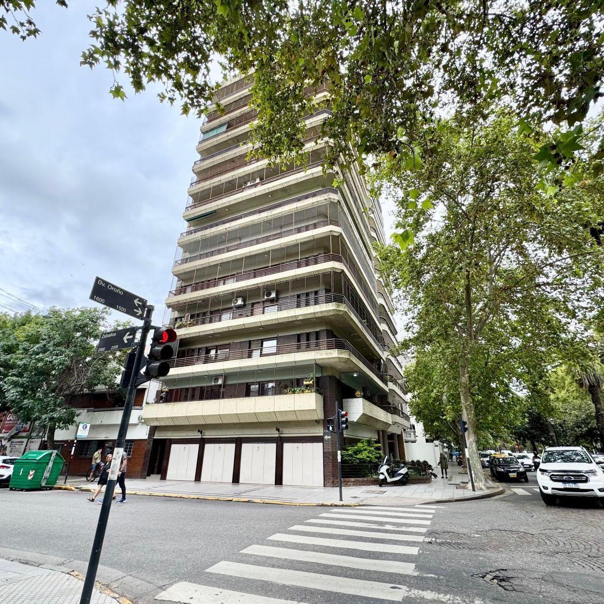 Piso Exclusivo Tres Dorm. - Bv. Oroño 1490 3