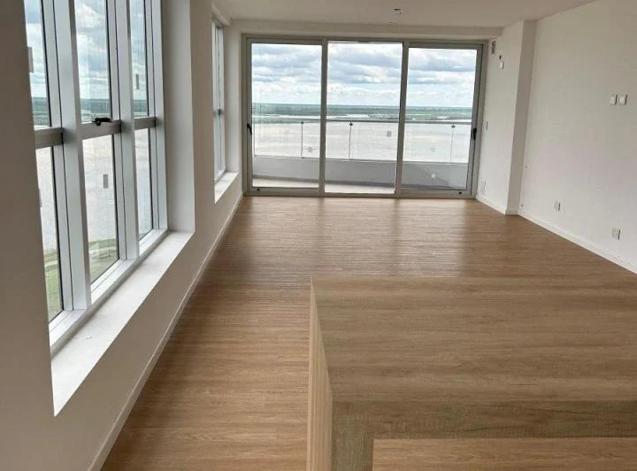 Foto de Departamento en alquiler tres dormitorios- Puerto Norte, imagen 2