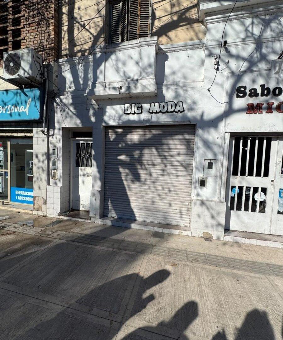 Foto de Locales Comerciales - Av Presidente Peron 3600, imagen 1