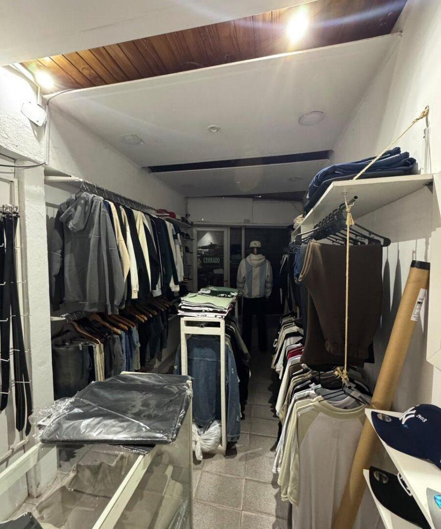 Foto de Locales Comerciales - Av Presidente Peron 3600, imagen 3
