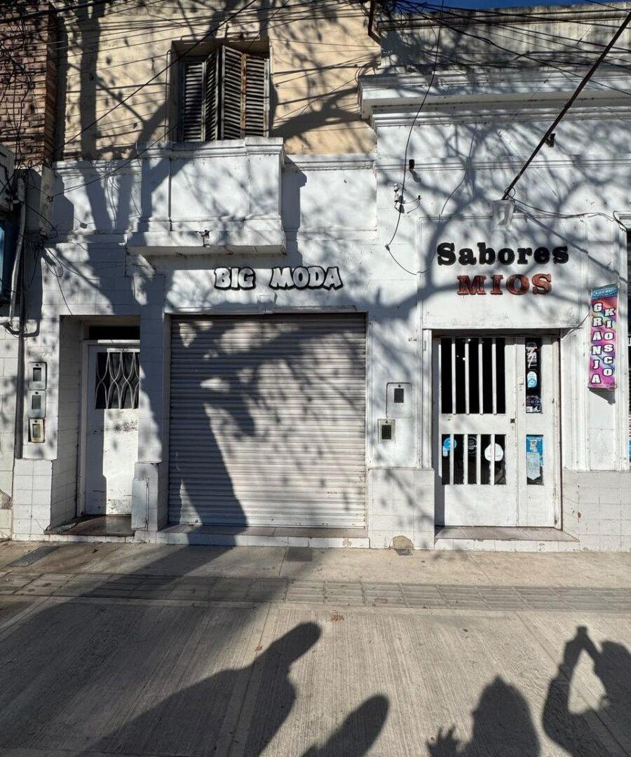 Foto de Locales Comerciales - Av Presidente Peron 3600, imagen 2