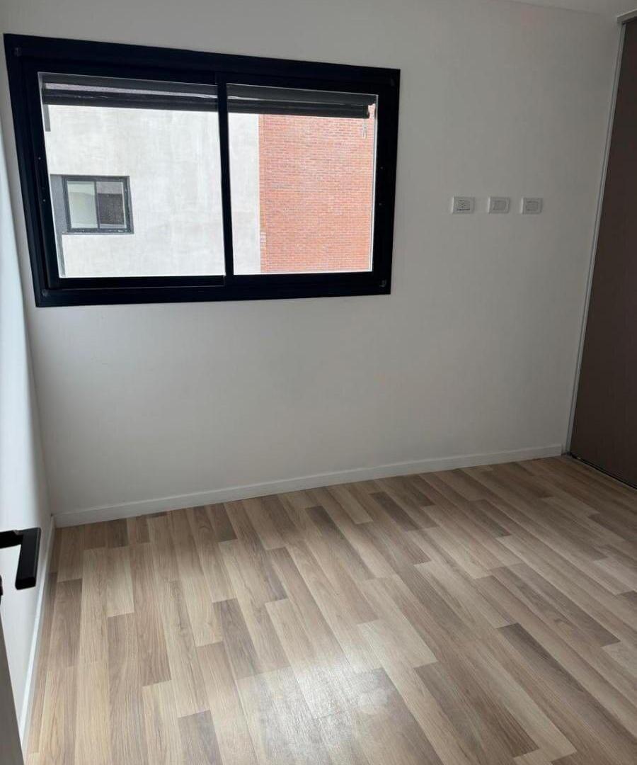 Foto de Departamento de 1 dormitorio - 3 de Febrero 1440, imagen 2