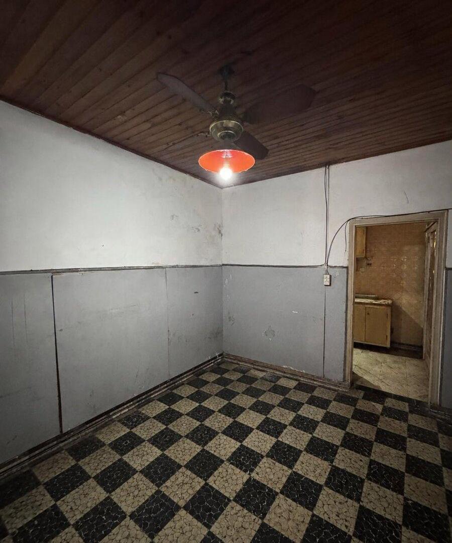 Foto de Propiedad comercial con 4 locales comerciales y deposito - Av, imagen 1
