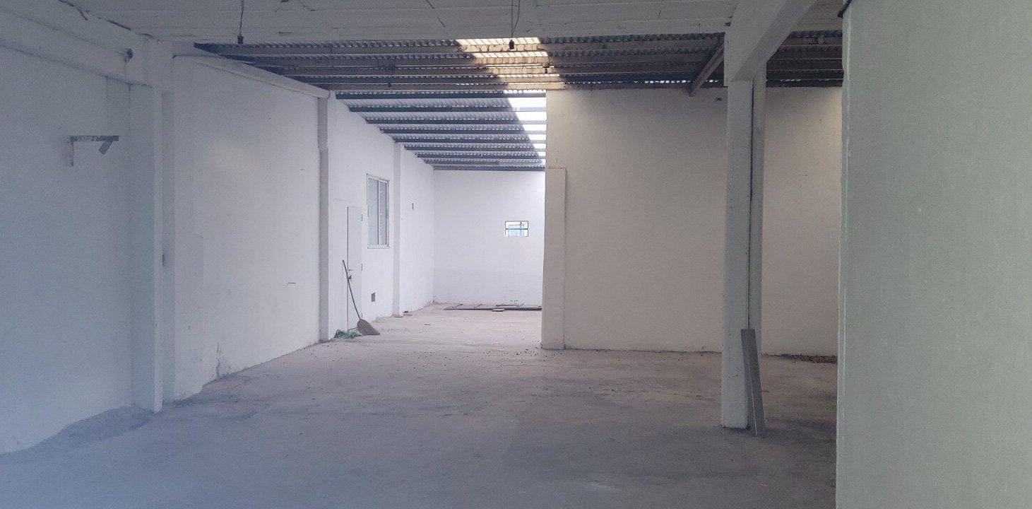 Foto de Propiedad comercial con 4 locales comerciales y deposito - Av, imagen 5