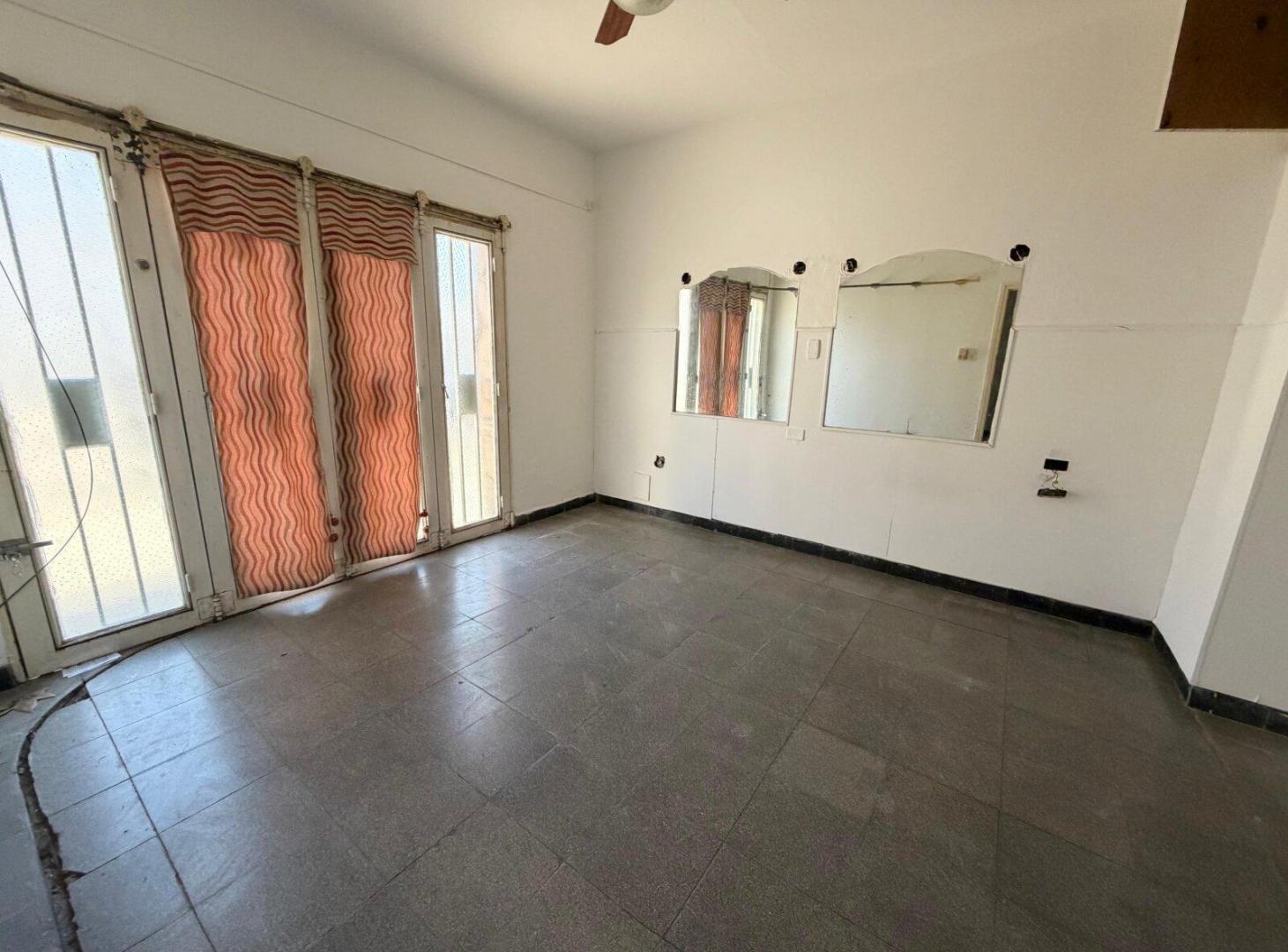 Casa en planta baja - Leguizamon 942 Bis