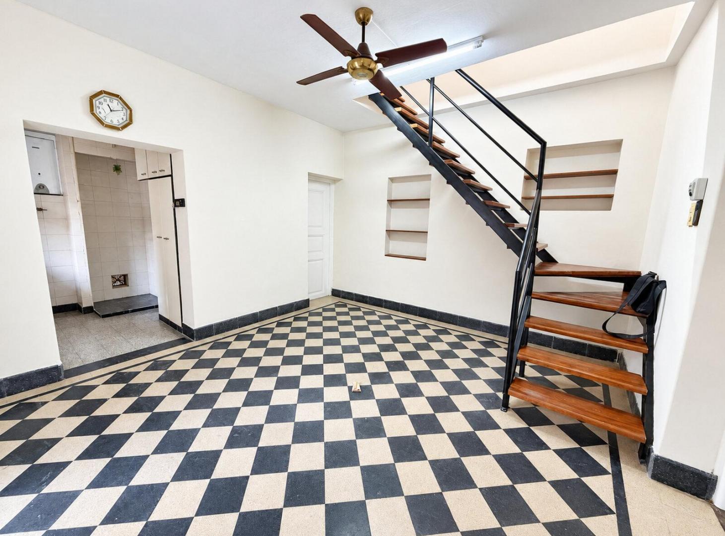 Foto de Casa de pasillo 4 dormitorios - Leguizamon 945 bis, imagen 3
