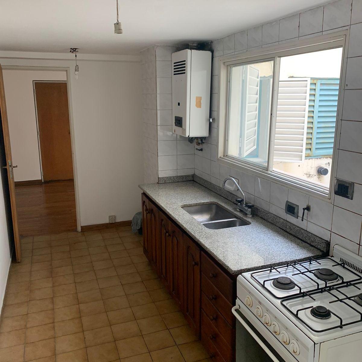 Se Vende Departamento de 2 Dorm. 5