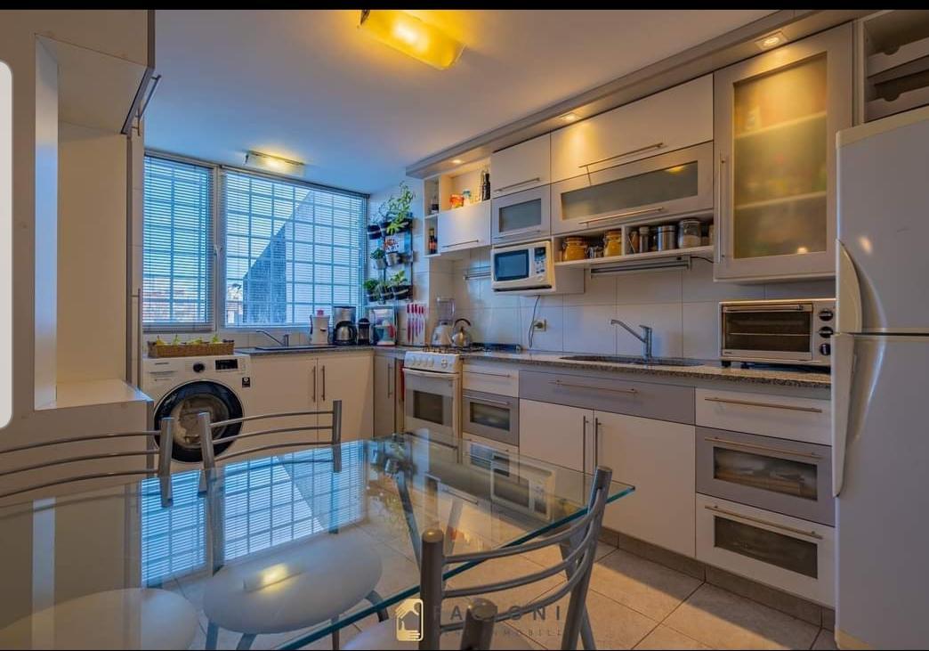 Piso 4 Ambientes con Cochera Plaza Pueyrredon 3