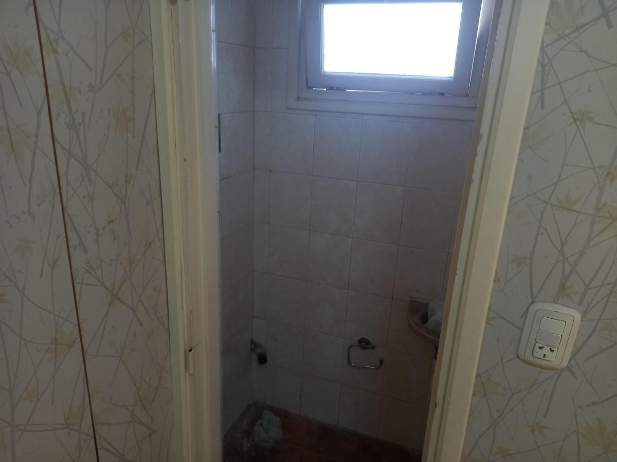 Foto de 3 AMBIENTES CON DEP. EXTERNO RIVADAVIA Y SANTA FE, imagen 4