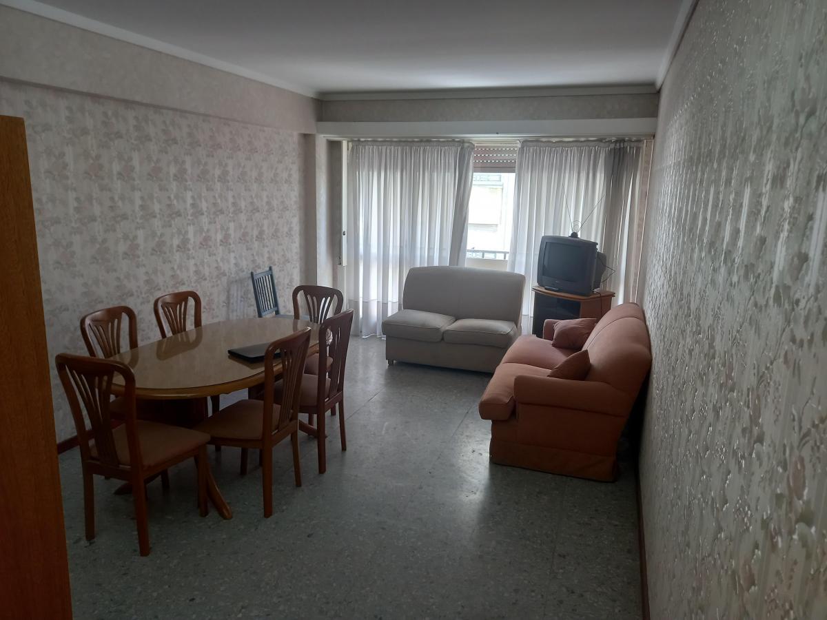 Foto de 3 AMBIENTES CON DEP. EXTERNO RIVADAVIA Y SANTA FE, imagen 3