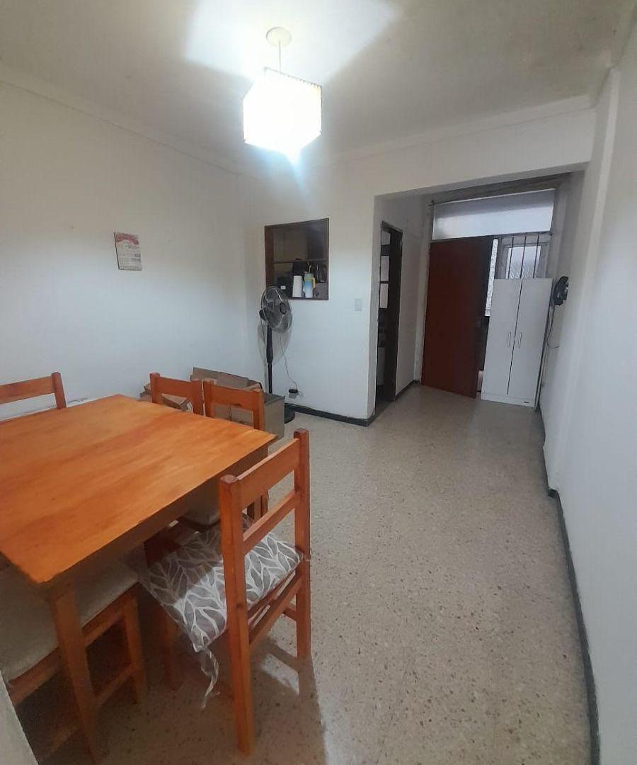 Foto de 2 AMBIENTES CON COCHERA ( EXPENSAS INCLUIDAS), imagen 1