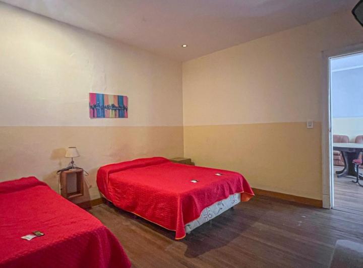 SE VENDE DOS HOTELES SALIDA A DOS CALLES CON COCHERAS. EXCELENTE UBICACION. MAR DEL PLATA 3
