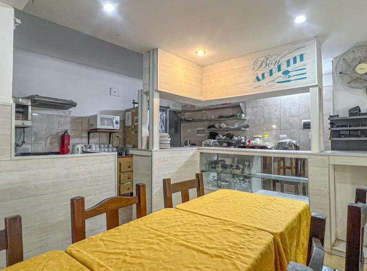 SE VENDE DOS HOTELES SALIDA A DOS CALLES CON COCHERAS. EXCELENTE UBICACION. MAR DEL PLATA 5