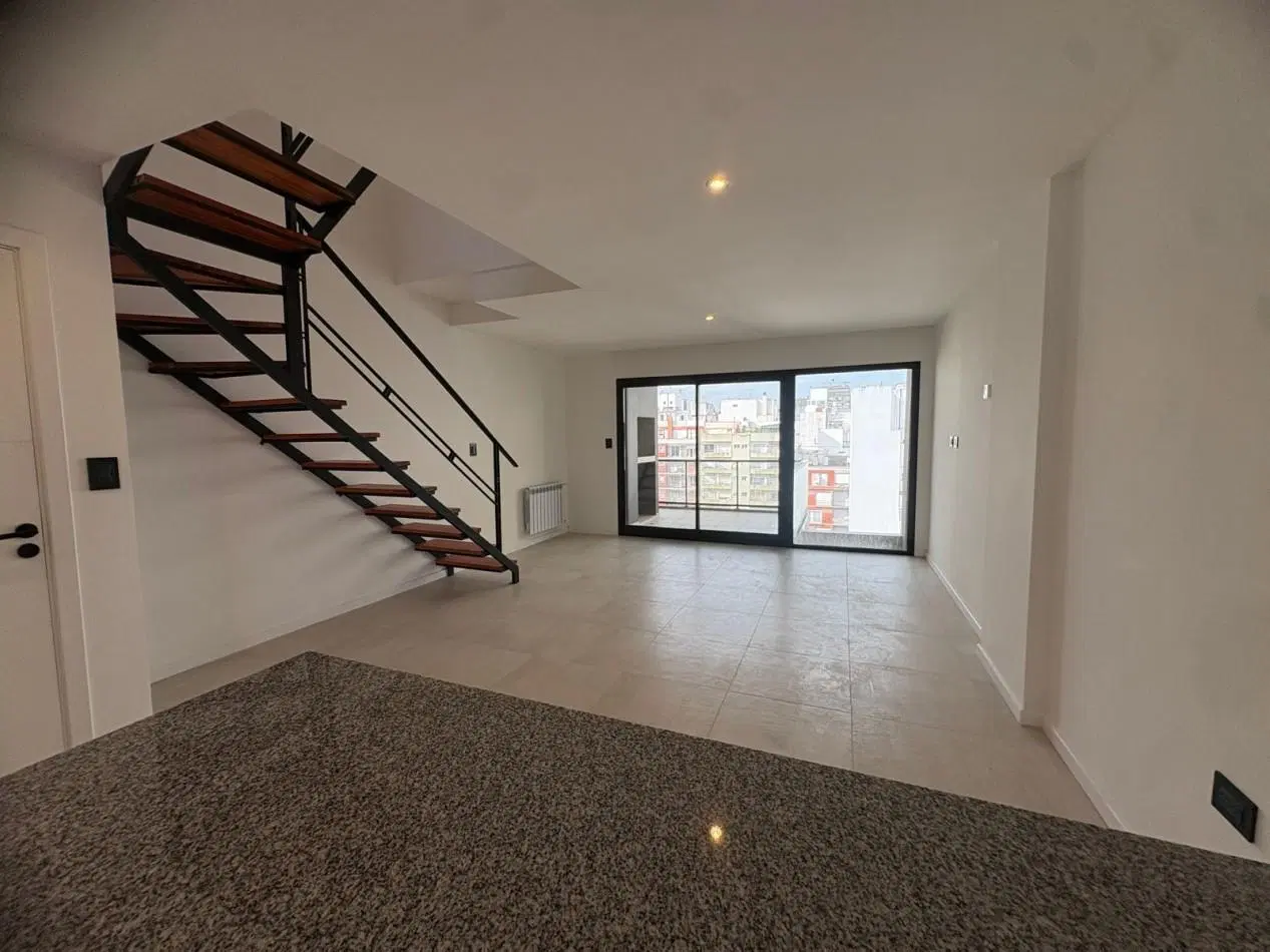 SE VENDE DUPLEX 3 AMBIENTES A ESTRENAR ZONA ALDRE/ GUEMES CON PARRILLA Y AMENITIES 3