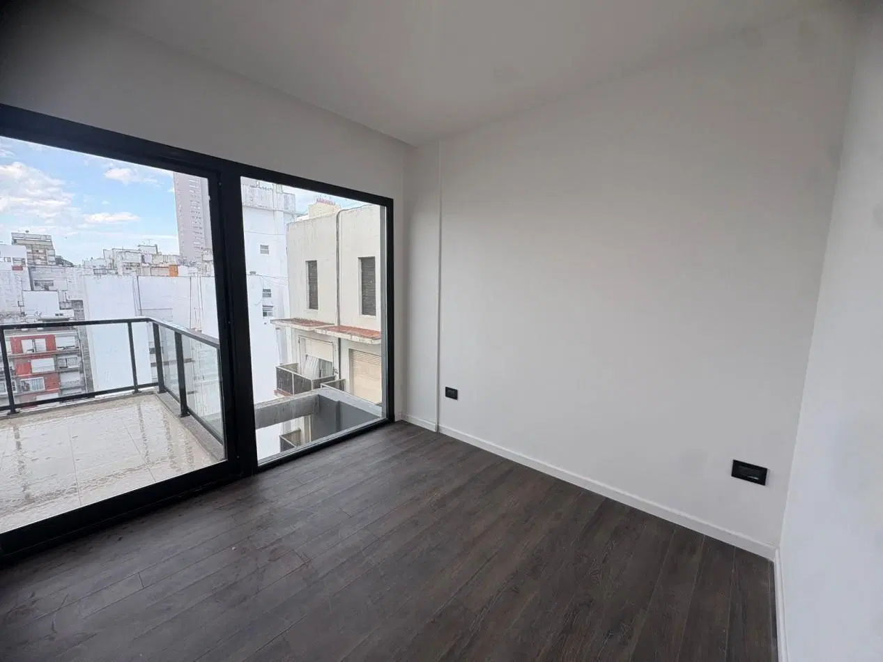 SE VENDE DUPLEX 3 AMBIENTES A ESTRENAR ZONA ALDRE/ GUEMES CON PARRILLA Y AMENITIES 5