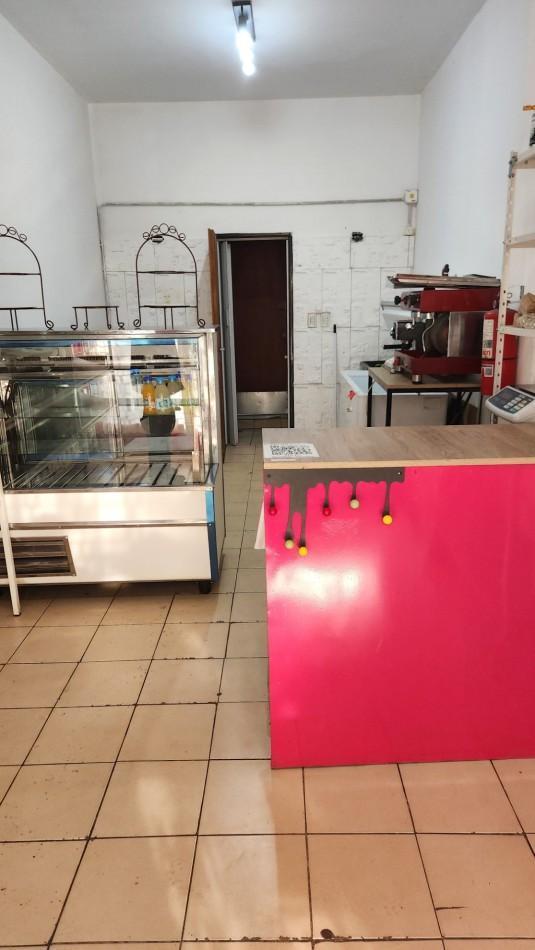 Foto de SE ALQUILA LOCAL COMERCIAL 36 m2. RECICLADO CON PATIO. FLORESTA CABA, imagen 5