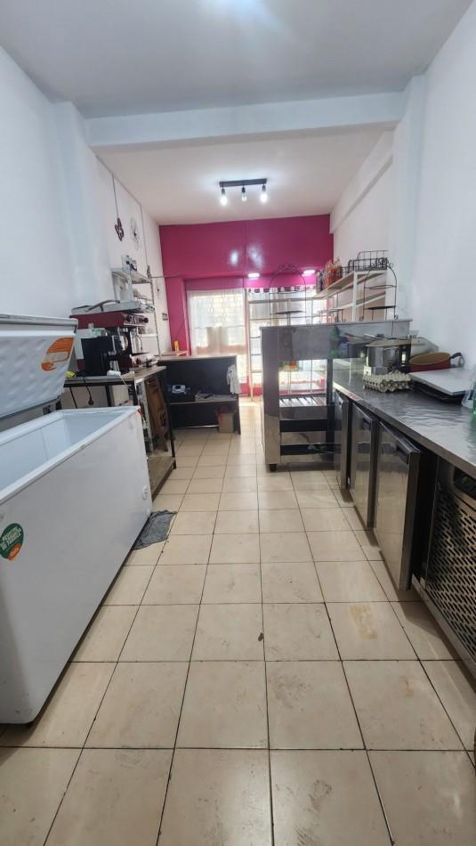 Foto de SE ALQUILA LOCAL COMERCIAL 36 m2. RECICLADO CON PATIO. FLORESTA CABA, imagen 4