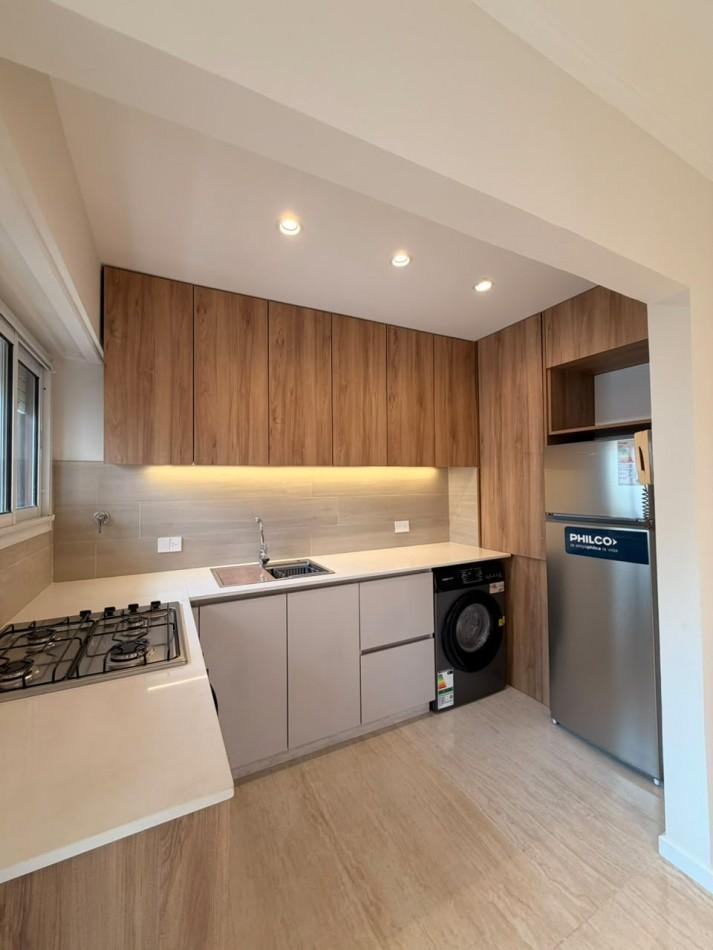 Foto de SE VENDE DEPARTAMENTO 2 AMBIENTES MAS OFICINA 68 m2. Plaza Mitre. Mar, imagen 2