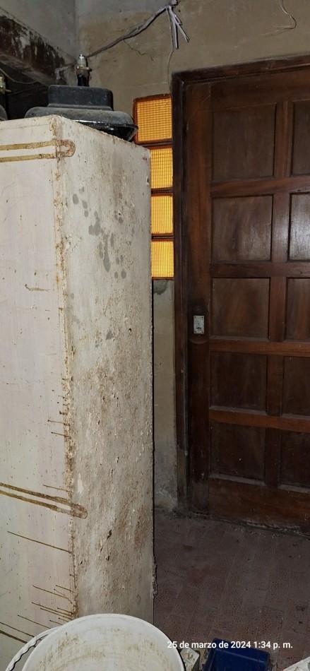 Foto de OPORTUNIDAD !!! CASA A RECICLAR O CONSTRUCCION DE DUPLEX, imagen 4
