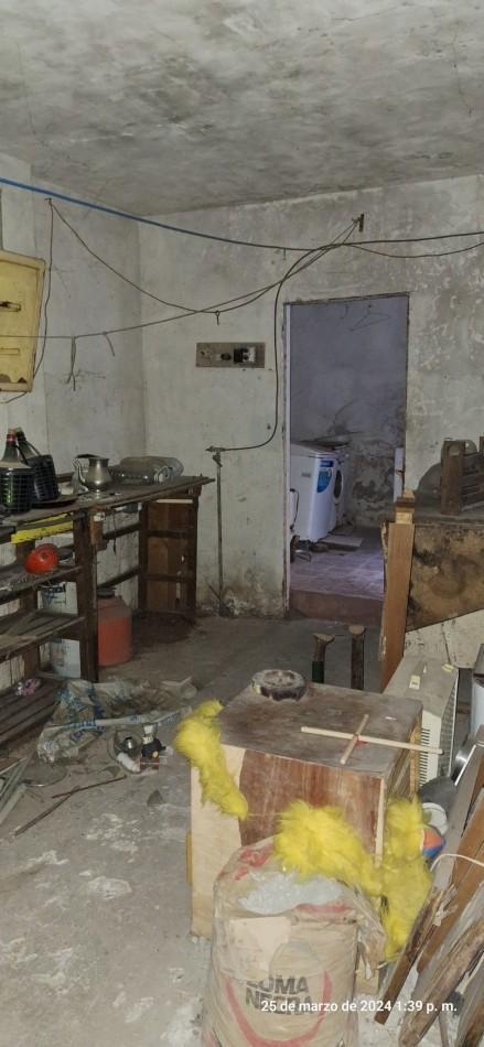 Foto de OPORTUNIDAD !!! CASA A RECICLAR O CONSTRUCCION DE DUPLEX, imagen 5
