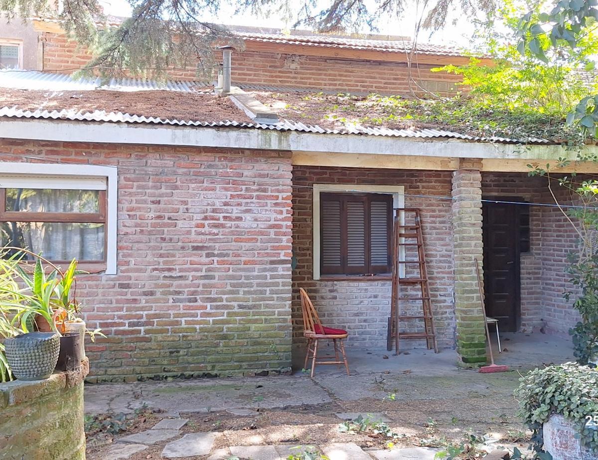 Foto de OPORTUNIDAD !!! CASA A RECICLAR O CONSTRUCCION DE DUPLEX, imagen 3