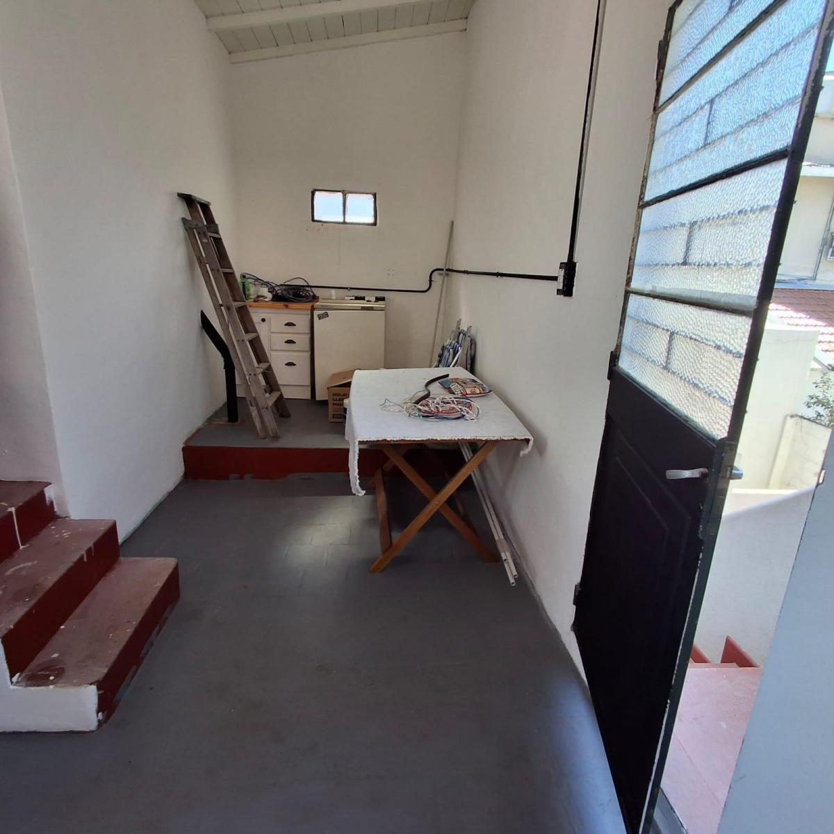 CASA IDEAL DOS FAMILIAS EN LINDO BARRIO DE TEMPERLEY APTA CREDITO