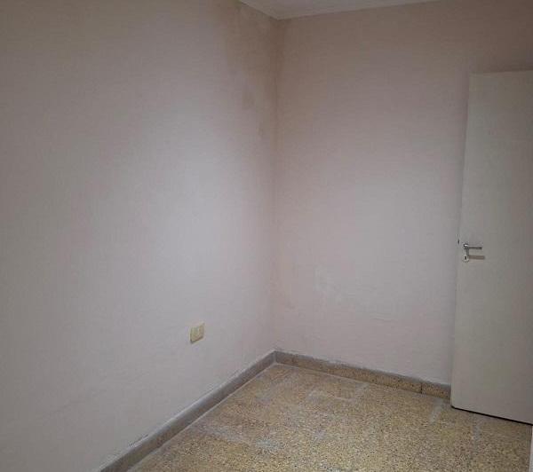 AMPLIA CASA DE 3 AMBIENTES CON GARAJE CERCANA A LA ESTACION 4