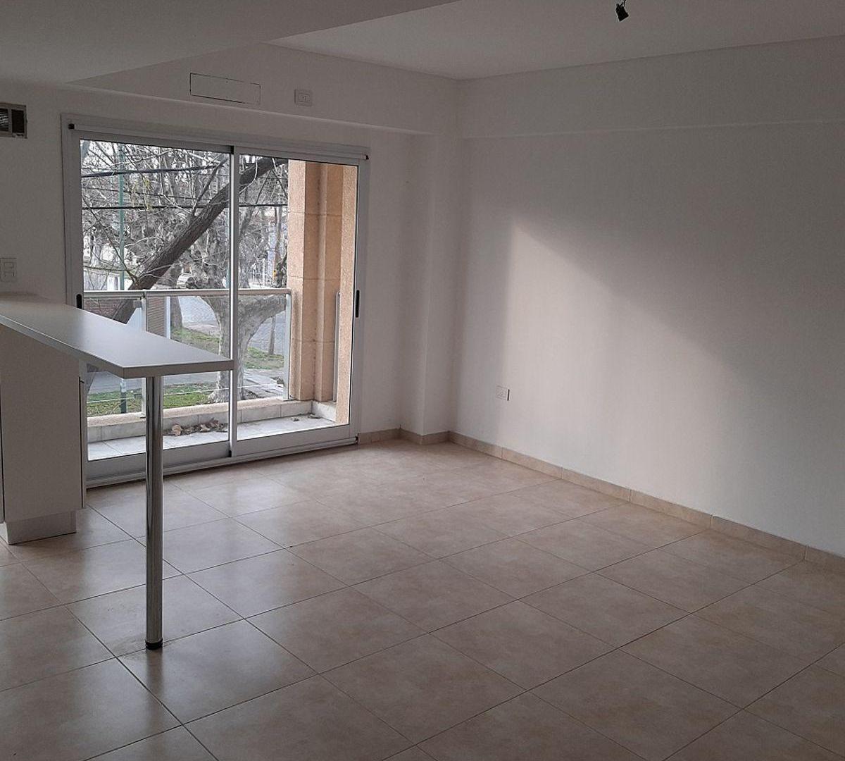 Foto de HERMOSO DOS AMBIENTES EN PRIMER PISO APTO PROFESIONAL, imagen 2
