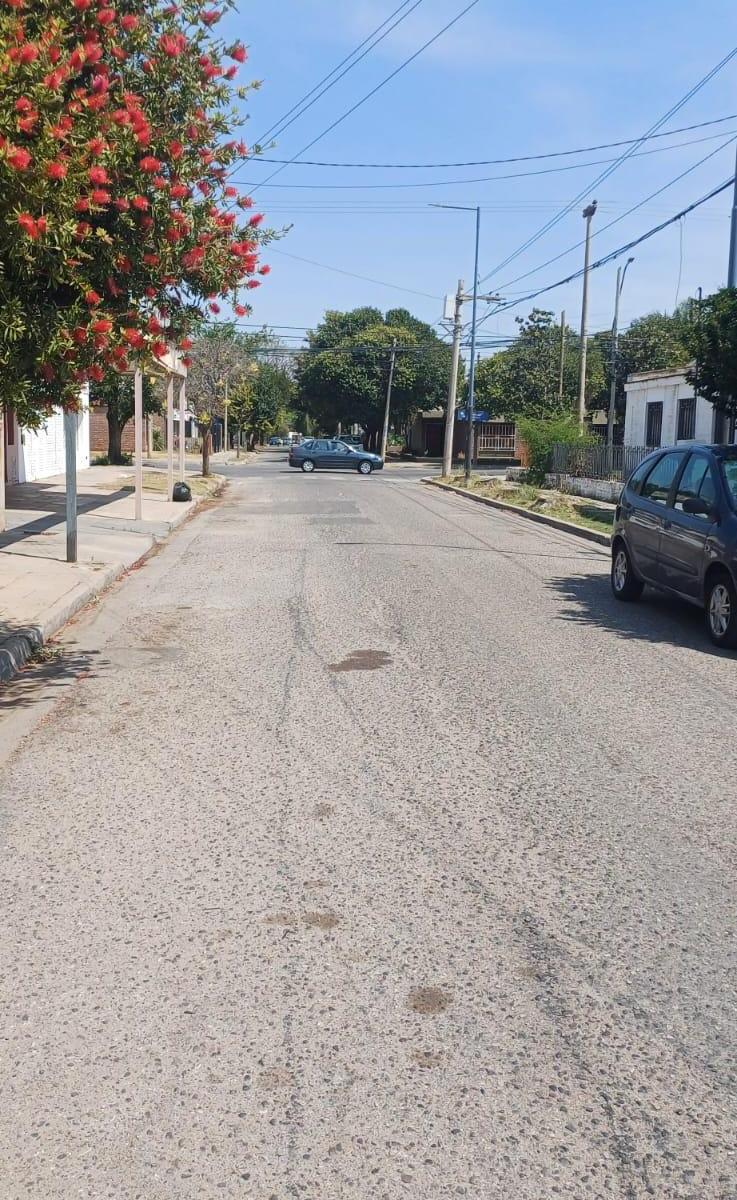Inmobiliaria Vende Hermosa Casa en Barrio Poeta Lugones 2