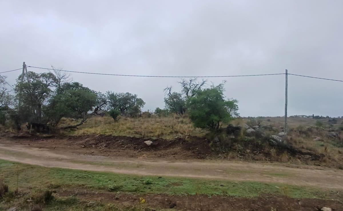 Inmobiliaria Vende Hermoso Lote con Escritura en Altos del Divisadero, Yacanto 3